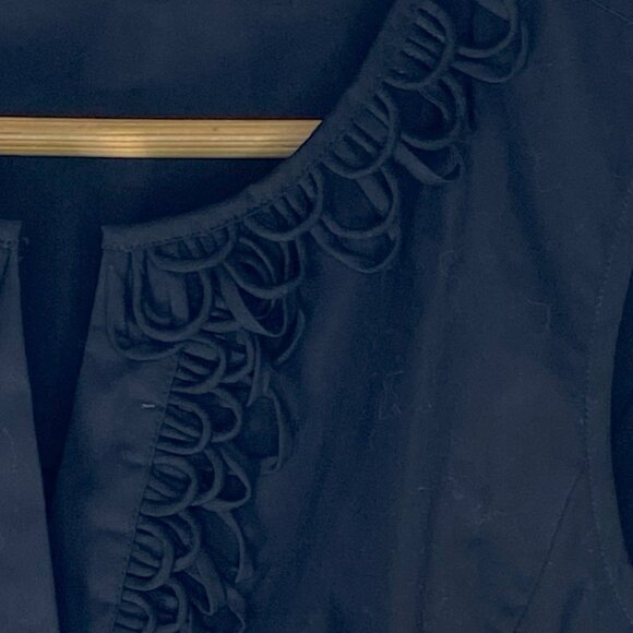 Talbots - Sleeveless top, Detailed slight vneck, Black Lightweight - Size 10P - Picture 3 of 7